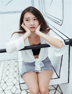 中国美女模特-日本无人区码卡1卡2卡免费