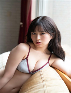 日本嫩交-植物学家的中国女孩